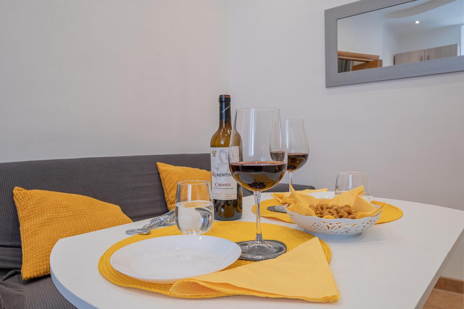 Apartment Happy Rom